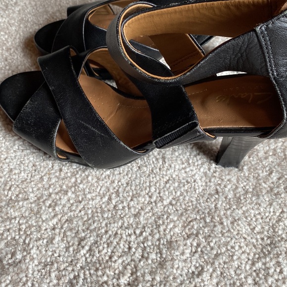 Clarks - Picture 2 of 4